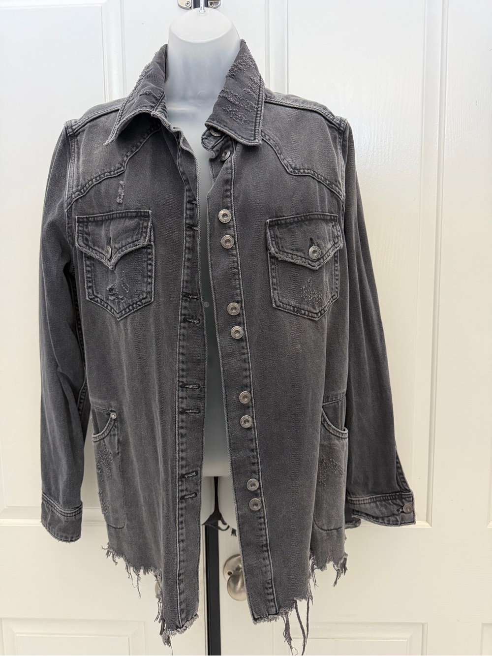 Free People Washed Black Distressed Oversize Denim Shirt Jacket Sz S